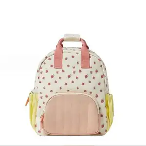 Lightweight canvas Kindergarten Nursery Travel Bag Cute Toddler Preschool Backpack strawberry School Book Bag for Girls