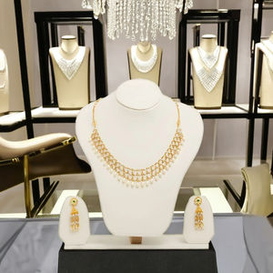 Ensemble collier élégant plaqué or avec perles et boucles d'oreilles assorties, bijoux indiens traditionnels pour femmes, pour les mariages. - Product Image 2