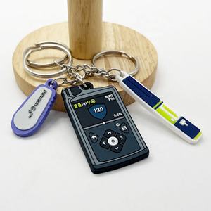 Заводская низкая цена индивидуальный логотип 2D 3D силиконовые мини-инструменты ручка брелок кулон оптом ПВХ Резиновый Автомобильный держатель для ключей - Product Image 5