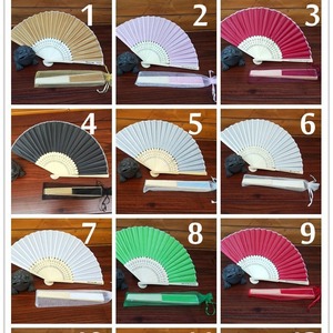 Vente en gros de <span class=keywords><strong>papier</strong></span> pliant/<span class=keywords><strong>tissu</strong></span> de haute qualité avec logo imprimé personnalisé en plastique ventilateurs à main imprimés - Product Image 2
