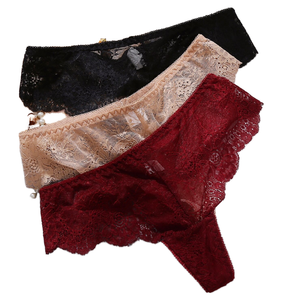 سروال داخلي نسائي مثير من الدانتيل منخفض الخصر مع فتحات شفافة مصنوع من النايلون والقطن المرن والقابل للتنفس - Product Image 6