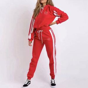 ชุดเซ็ตฮู้ดดี้และกางเกงวอร์มผ้าฟลีซสำหรับผู้หญิง สไตล์ลำลองสำหรับฤดูหนาว ขายส่งแบบ OEM เหมาะสำหรับออกกำลังกายและเล่นกีฬา - Product Image 1