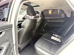 GEELY Emgrand L 2022 1.4T CVT Premium <span class=keywords><strong>Voiture</strong></span> d'<span class=keywords><strong>occasion</strong></span> Berline automatique conduite à gauche pour l'exportation - Product Image 6