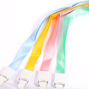Porte-badge FOSKA en plastique rigide transparent et durable pour cartes d'accès, cartes de crédit, billets d'avion et reçus de croisière - Product Image 5