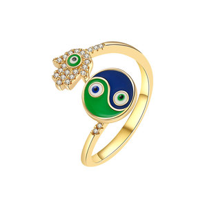 Anillo Giratorio de Esmalte Colorido con Zirconia Pavé, Bañado en Oro sobre Cobre, Diseño Mano de Fátima, Joyería Hiphop para Alivio de la Ansiedad - Product Image 5