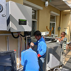 Batterie de stockage d'énergie solaire d'usine directe 100 kWh 200 kWh 215 kWh Système de stockage d'énergie hybride pour projet agricole scolaire hybride - Product Image 4
