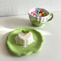 Ensemble tasse et soucoupe en céramique ondulée à motifs floraux peints à la main, 350 ml, vert, passe au lave-vaisselle et au micro-ondes, réutilisable, vaisselle de table pour le petit-déjeuner, cadeau