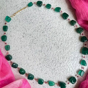 Zade Collier Mala avec chaîne en pierre multicolore pour femme avec boucles d'oreilles pour mariages, fêtes et fiançailles - Product Image 1