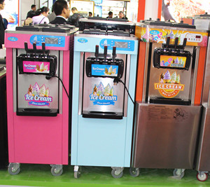 Nuevo tipo de máquina económica de helados de servicio suave, comercial, de 3 sabores, tipo de mesa y de pie, para hacer helados a la venta - Product Image 4