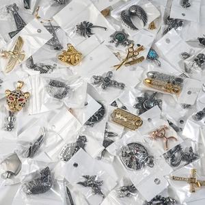 Pendentifs et breloques multi-styles en acier inoxydable 316 L, styles aléatoires, grandes ventes en stock, directement de l'usine - Product Image 1