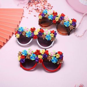 Lunettes de soleil pour femmes, mode 2021, luxe, décoration florale colorée, UV400, monture plate, style œil de chat - Product Image 3