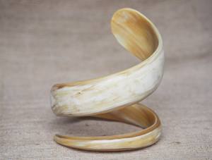 Brazaletes de Cuerno de Búfalo, Artesanía Natural, Joyería Étnica para Mujer, Hechos a Mano por Artesanos, Estilo Sostenible y Expresión Personal Única - Product Image 2