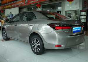 Toyota Corolla Hybride d'occasion 2017, version facelift, 1.8L E-CVT, faible consommation de carburant, conduite à gauche, berline économique pour trajets quotidiens, faible kilométrage - Product Image 4