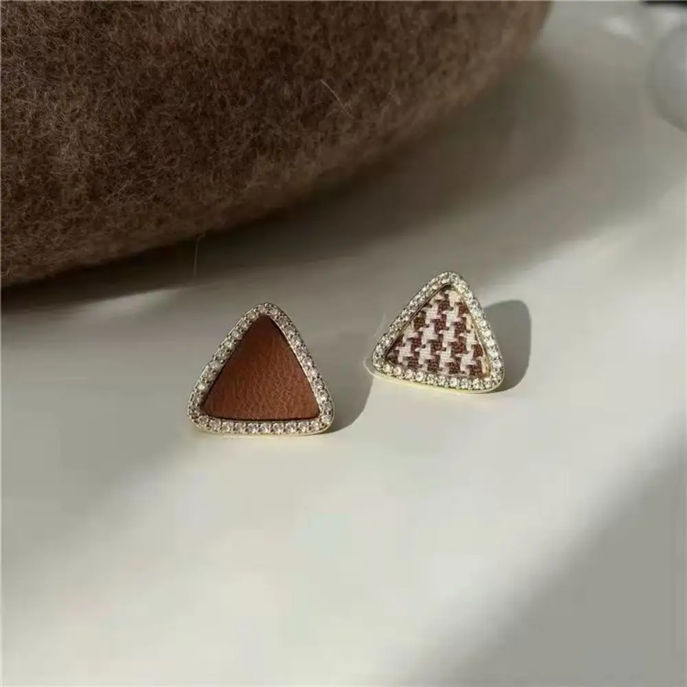 Anting-anting drop mode hijau aksesori telinga temperamen segar kecil warna gradien kristal segitiga geometris