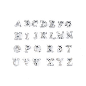 Letras del Alfabeto A-Z de 8mm con Incrustaciones de Diamantes para Hacer Dijes, Letras de Aleación Plateada con Parte Posterior Plana - Product Image 3