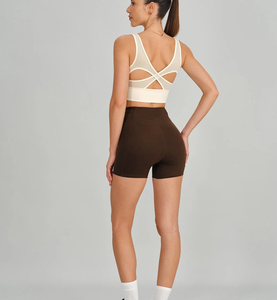 Shorts de yoga taille haute avec design torsadé et poches, couleur unie, anti-transpiration, extensibles dans quatre directions, pour l'entraînement et les activités sportives - Product Image 4
