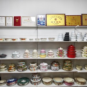 Ensemble de casseroles en <span class=keywords><strong>fonte</strong></span> émaillée de luxe à vendre - Ensemble de 7 pièces de différentes tailles Accessoires de cuisine Ensemble de casseroles pour le Ramadan - Product Image 6