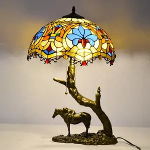 LongHuiJing 16 pouces Tiffany Style lampe de table amour vitrail abat-jour lampes d'accent avec Base en résine de cheval Antique