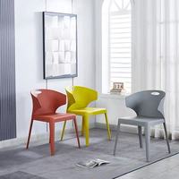 Chaise en PP à poignée simple, épaissie, couleur de cadre personnalisable, pour projets hôteliers, de restauration et de traiteur (OEM/ODM)