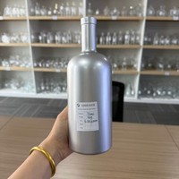 Bouteilles en verre peintes de luxe de qualité supérieure 250ml 500ml 700ml 750ml Bouteille de vodka personnalisée Bouteilles en verre colorées pour l'eau, l'huile, les spiritueux
