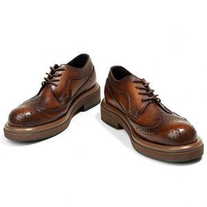 Mocasines de Hombre de Alta Gama, Hechos a Mano en Cuero Vacuno Europeo Repujado, con Parches, Punta Cuadrada y Cierre de Cordones - Product Image 3