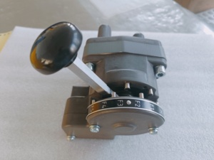 R431003806 P55556-3 P055556 8P-1S ROTAIR BSCAT Aluminiumlegierung Pneumatisches Rotations-Richtungssteuerventil - Product Image 1
