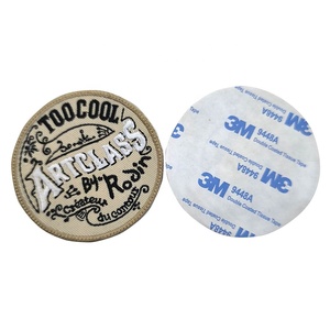 Étiquettes auto-adhésives de classe d'art cool Badges de conception personnalisés Merrow cousus sur des sacs à vêtements Jeans Sergé Chapeaux Patchs Broderie - Product Image 4