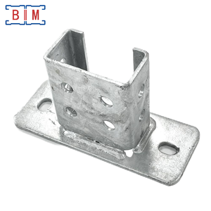 قاعدة عمود معدنية ثقيلة مطلية بالزنك الساخن مع فتحات لقناة مزدوجة مقاس 1-5/8 بوصة - Product Image 3