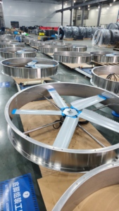 Ventilador Industrial Colgante <span class=keywords><strong>de</strong></span> Gran Tamaño con Aspas <span class=keywords><strong>de</strong></span> Aluminio y Conducto <span class=keywords><strong>de</strong></span> Aire <span class=keywords><strong>de</strong></span> Acero Inoxidable con Temperatura Centralizada - Product Image 2