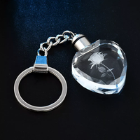 Personnalisé 3D Laser Gravé Belle Cristal Rose Porte-clés LED Lumière avec Photo Mariage Retour Cadeau