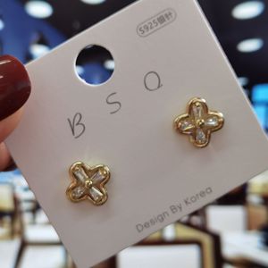 ต่างหูแบบติดหูรูปใบโคลเวอร์สี่แฉก Bsq เงินแท้ 925 ดีไซน์เกาหลี ใส่ได้ทุกวัน - Product Image 1