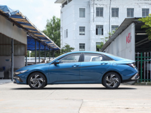 Used 2021 <strong>2022</strong> 2023 for <strong>Elantra</strong> 1.5L CVT LUX Premium Edition Compact Petrol Left-Hand Drive Leather Manual Transmission - Product Image 2