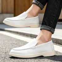 Mocassins minimalistes pour hommes, chaussures tendance pour jeunes hommes, chaussures décontractées à enfiler pour la conduite, chaussures habillées d'automne en polyuréthane avec semelle extérieure en caoutchouc