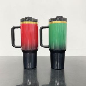 Taza de Viaje Navideña con Degradado Rojo y Verde, Color Degradado con Brillo Dorado, Vaso de 40 oz H2.0 para Grabado Láser - Product Image 3