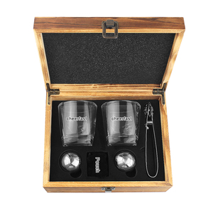 Venta al por mayor del fabricante: Elegante juego de piedras de <span class=keywords><strong>whisky</strong></span> con forma de cubo de hielo y 2 bolas de enfriamiento de acero inoxidable con forma de balón de fútbol para <span class=keywords><strong>whisky</strong></span> escocés - Product Image 3