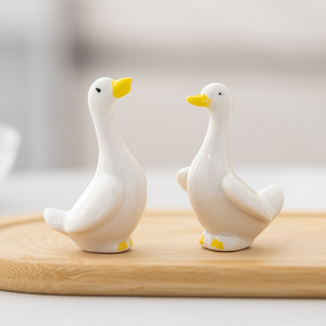 Nouvelle décoration animale en céramique de haute qualité, adorable petit canard, pour la maison et le bureau - Product Image 1