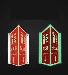 Panneau mural de signalisation 3D pour extincteur, flèche vers le bas, projection de <span class=keywords><strong>feu</strong></span>, 12"x4", en aluminium réfléchissant avec trous de fixation pré-percés - Product Image 5