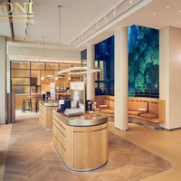 Meuble mural personnalisable en MDF ONI Shopfitting avec éclairage LED pour caisse, comptoir d'accueil, café, boulangerie, présentoir alimentaire