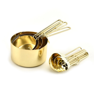 Juego <span class=keywords><strong>de</strong></span> <span class=keywords><strong>Tazas</strong></span> y Cucharas <span class=keywords><strong>Medidoras</strong></span> <span class=keywords><strong>de</strong></span> Acero Inoxidable Dorado, 8 Piezas, con Medidas Grabadas - Product Image 5