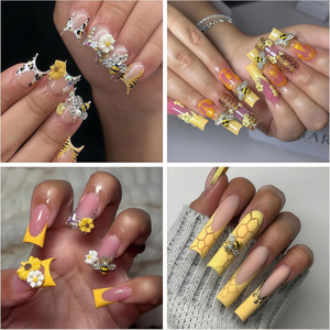 White Pink Daisy Bee Nail Charms 3D Resin Flower Gold Bee Decorations for Summer Manicure Nail Art - Product Image 4