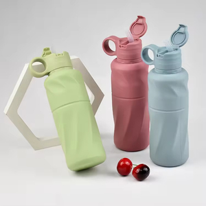 Bouteille d'eau sport en silicone écologique sans BPA, personnalisable, pour enfants, anti-fuite, 600 ml, avec bouchon à paille rabattable, compatible lave-vaisselle, qualité alimentaire - Product Image 4