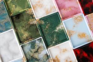 Bandeja de Resina Artística con Acabado Hecho a Mano de Alta Calidad y Diseño Elegante, Ideal para Servir Alimentos, Bebidas y como Decoración de Mesa - Product Image 4