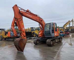 Vente flash : Excavatrice sur chenilles Hitachi ZX135US zx135 de 14 tonnes, modèle 2022, 90% NEUF, d'occasion avec moteur, pompe et équipement pour rapport - Product Image 1