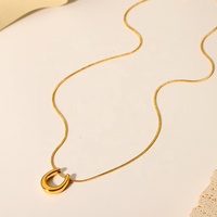 Collier en chaîne de serpent simple en acier inoxydable 316L plaqué or 18 carats sur mesure en gros, pendentif en forme de sabot de cheval en U pour femmes