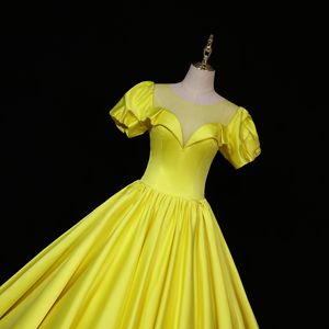 2025ชุดเดรสผ้าซาตินเปิดไหล่แขนกุดสำหรับงานพรอมผ้าซาตินแฟชั่นฟูฟ่องสีเหลืองสวย - Product Image 3