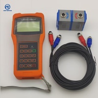 Pengukur aliran ultrasonik Digital genggam dengan sensor yang dikonfigurasi untuk pengukuran cairan minyak air OEM dapat disesuaikan
