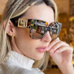 Lunettes de soleil œil de chat surdimensionnées de luxe vintage avec logo personnalisé, dégradé, UV400, carrées, pour femmes - Product Image 1