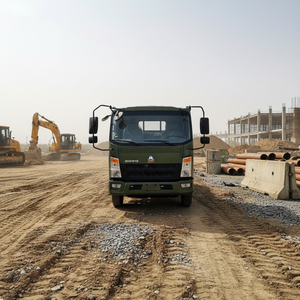 Camión Mini de Carga al por Mayor Personalizado Sinotruck Howo 4*2 Camión Mini de Carga de 5-10 Toneladas con Motor Diésel con Cabina con Litera - Product Image 1