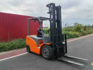 Chariot élévateur électrique à quatre roues de type mini WELIFTRICH de haute qualité certifié CE, 1,5 tonne, 2 tonnes, avec mât à trois étages pour utilisation en intérieur - Product Image 5