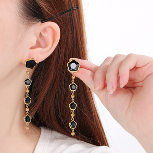 CAIOOCHE Boucles d'oreilles en acier inoxydable à cinq feuilles de trèfle, plaquées or 18 carats, étanches, <span class=keywords><strong>cadeau</strong></span> de luxe pour femme, vente chaude - Product Image 2